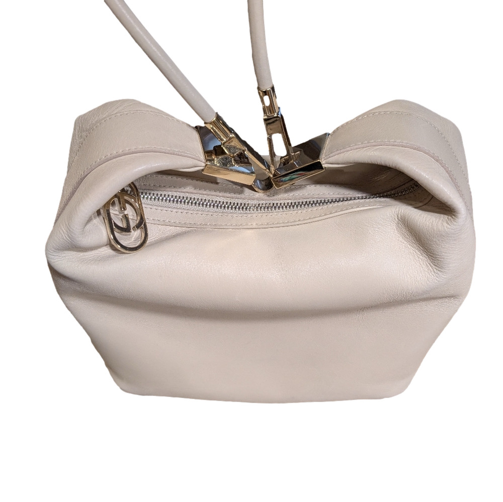 GUCCI Vintage Cream Shoulder Bag in Excellent Condition - Picture 2 of 15